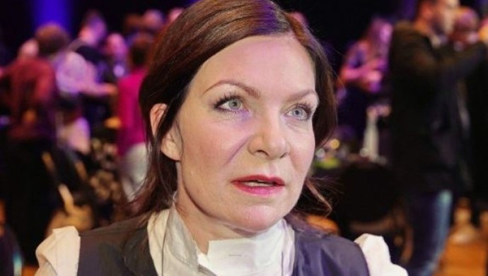 Pravidelně se objevuje v nominaci čtenářské ankety Žebřík časopisu Report, kde byla čtenáři zvolena Zpěvačkou roku v roce 2011, 2012 a 2013.