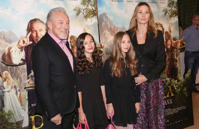 Se zpěvákem Karlem Gottem se jim 30. dubna 2006 narodila první dcera Charlotte Ella.