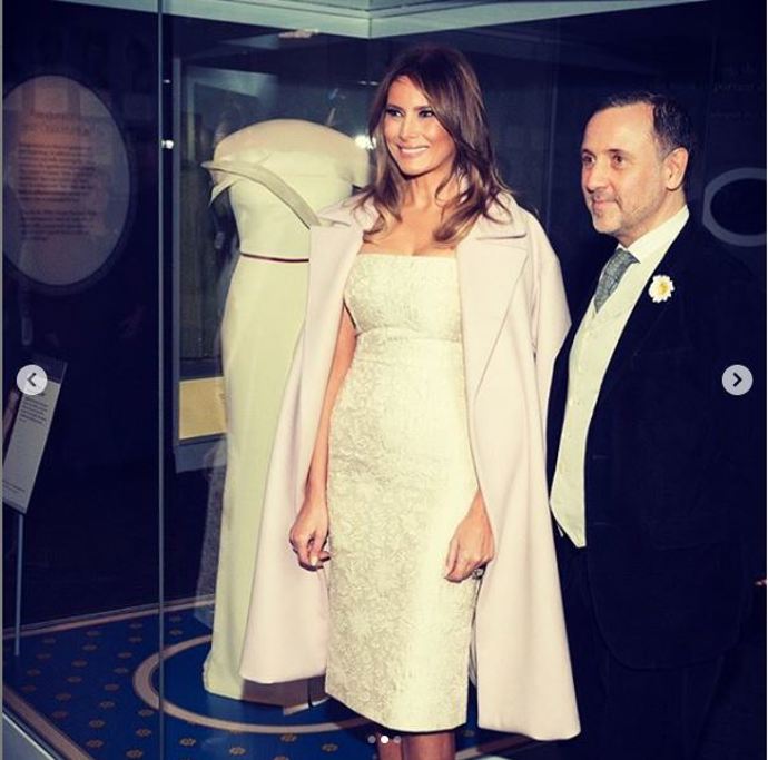 První prověrkou spolupráce Hervé Pierra a Melanie se staly šaty na prezidentskou inauguraci. Ty zaznamenaly mimořádný úspěch a tím společná práce dostala zelenou.