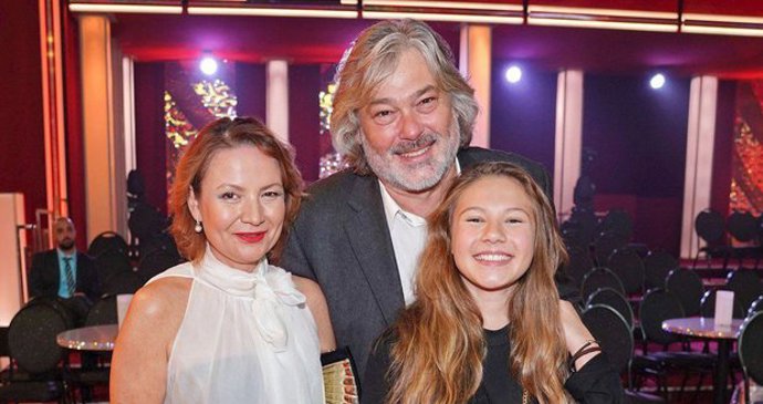  Pro server Aktuálně.cz točila od roku 2016 pořad Kafe s Jolanou, ve kterém si nad kávou povídala se známými osobnostmi.