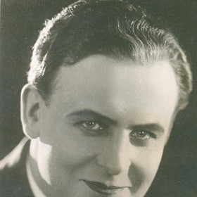 Karel Lamač byl český filmař, jednalo se o velmi významnou zakladatelskou osobnost moderní české kinematografie.