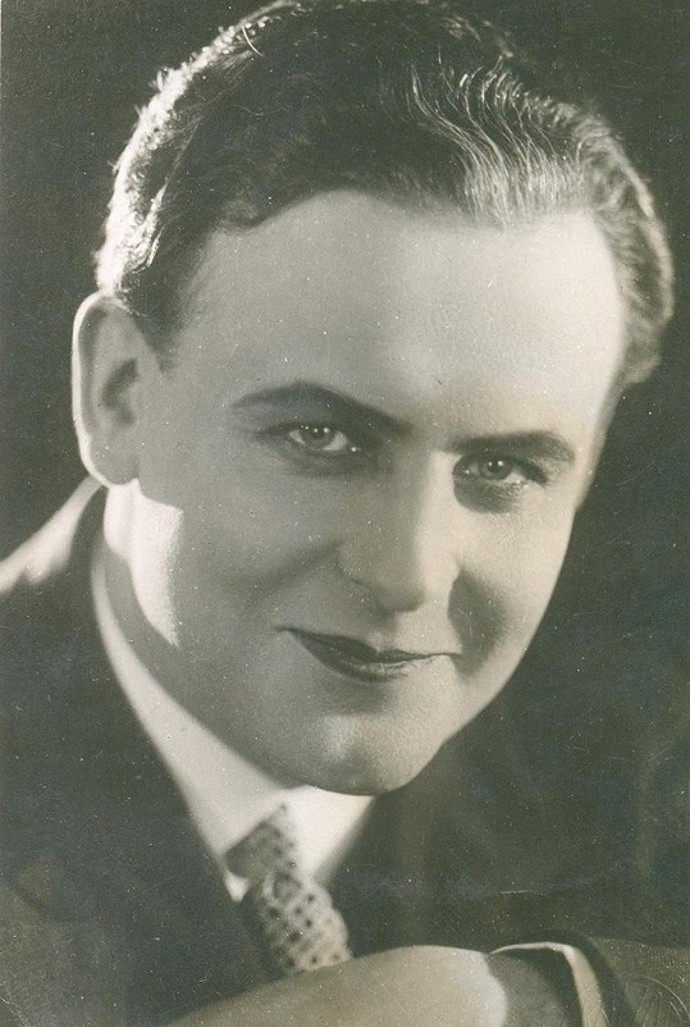 Karel Lamač byl český filmař, jednalo se o velmi významnou zakladatelskou osobnost moderní české kinematografie.