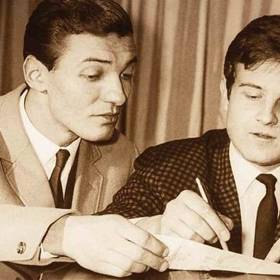 V roce 1963 hrál spolu se svým bratrem v Divadle Semafor a toho roku se zde seznámil s Karlem Gottem.