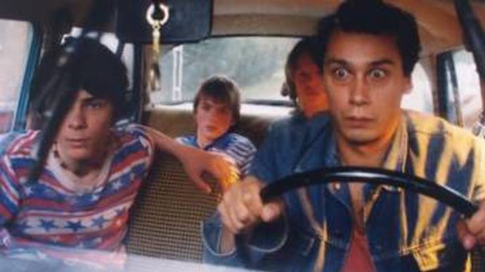 Z týchž důvodů není veden ani v oficiálním Svazu výtvarných umělců. Má znemožněno vystavovat a je odsunut na periferii zájmu a lukrativních zakázek, k osamělému rozjímání u rybářského prutu.