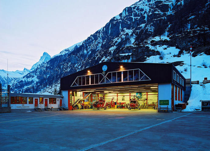 Natáčelo se dokonce i ve Švýcarsku na základně Air Zermatt.