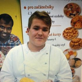 V mládí byl Daniel průšvihář. Možná za toho mohlo i děsivé dětství, kdy jeho táta mlátil mámu a Dan se bál, že ji zabije.