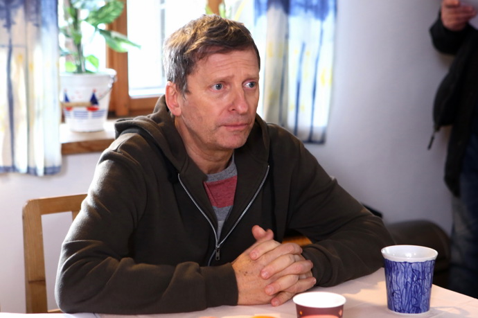 V seriálu se objeví i David Prachař jako Leoš Kratina, který se kdysi zapletl s manželkou svého nejlepšího kamaráda, což nezůstalo bez následků...