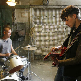 DonT Stop je filmový debut Richarda Řeřichy. Odehrává se v roce 1983 a pojednává o partě pěti mladíků, kteří založili punkovou skupinu.