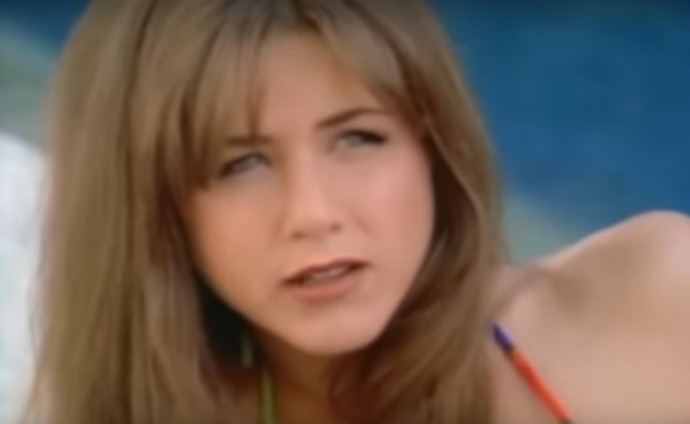 Dalším počinem Jennifer Aniston bylo účinkování v televizním seriálu Edge (1992). Měla tam i slavnou plavkovou scénu.