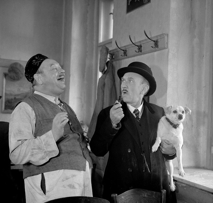 ...či z Hříšných lidí města pražského, kde si zahrál po boku Františka Filipovského.