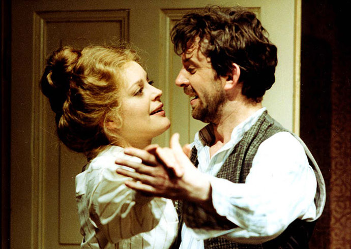 Mezi jeho legendární filmové role patří strýc Pepin z Postřižin nebo císařský šenk Pešek z Noci na Karlštejně.