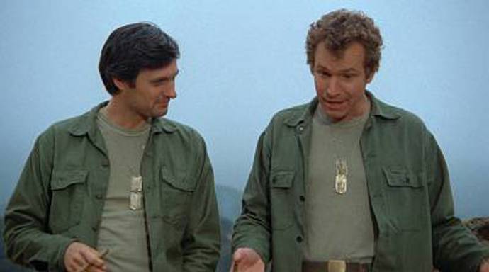 Narodil se 28. ledna 1936 v New Yorku jako Alphonso Joseph D'Abruzzo. Jeho otec byl herec a kabaretní umělec italského původu Robert Alda a matka bývalá revuální tanečnice a miss Manhattanu Joan Brownová. 