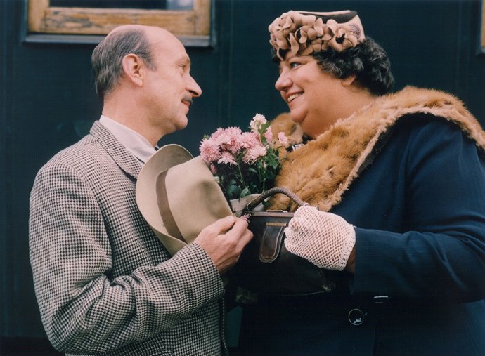 Jeho hláška ze seriálu Vlak dětství a naděje zlidověla. Na podivnost doby, ve které rostl fašismus a nacismus, reagoval coby laskavý Josef Pumplmě slovy: „To bude nějaká kapitální békovina.“