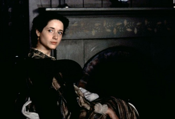 V českém překladu knihy se Meg (Trini Alvadarová) jmenuje Markéta a Claire Danesová coby Beth zase Líza.