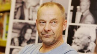 Nabarvené ptáče je český film režiséra Václava Marhoula z roku 2019 podle stejnojmenného románu polského spisovatele Jerzyho Kosińského z roku 1965.