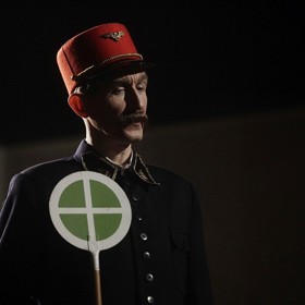 Vladimír Javorský jako Burianův Přednosta stanice...