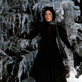 Osm let po premiéře filmu přistihli Winonu Ryder při krádeži v luxusním obchodě. Herečce to značně zkomplikovalo život. Na čas se tak musela vzdát hollywoodské slávy.