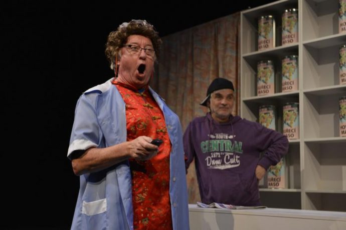 Stálé angažmá má v divadle Studio Ypsilon. Hostuje také ve Viole, v Divadlu Kalich a v jiných divadlech.