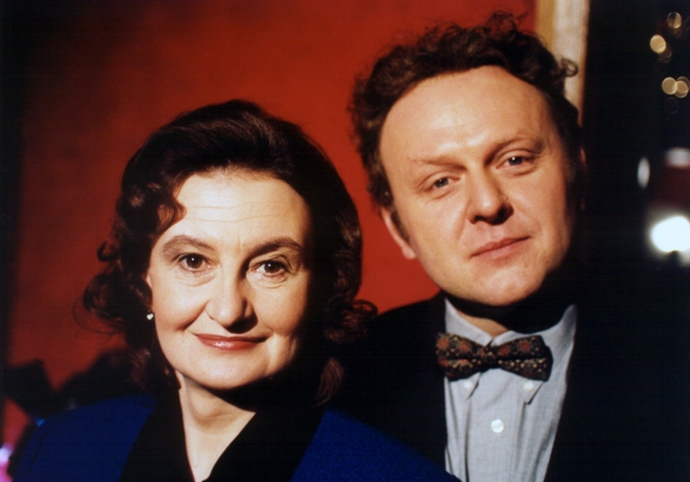 Od studií na DAMU se přátelí s Ivanou Chýlkovou, společně hrají například ve hře Nahniličko v pražském Divadle Kalich.