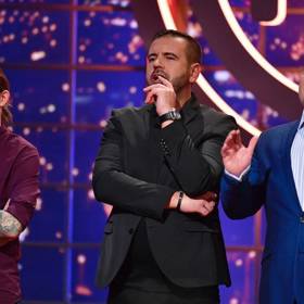 Jeden natáčecí den trvá v průměru 13 hodin.

