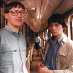 Jen legrácky nemohou stačit. Tak zněl název nechvalně známé recenze, jež film Jak svět přichází o básníky hodnotila jako nevhodný pro mládež.
