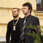 Film pojednává o brutální vraždě mladé učitelky, kterou mají na svědomí tři násilničtí mladíci z jedné základní školy.