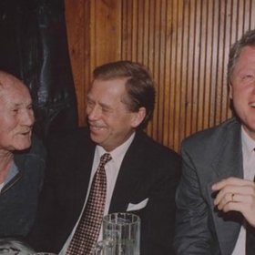 Po roce 1970 nesměl několik let oficiálně publikovat, psal tedy do samizdatových a exilových periodik.