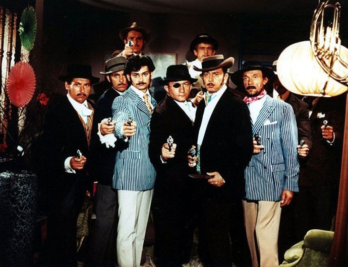 Jedná se o oběti dvou zločineckých gangů z Michaga a ze San Boniga, které zápasí o šek na milion dolarů. 