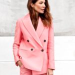 Marešová podporuje i značky dostupné pro všechny. Důkazem je tomu tento růžový kostýmek ze Zalanda.