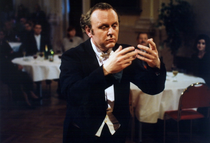 Český film z roku 2003 s Jaroslavem Duškem v roli placeného společníka osamělých dam v hlavní roli.