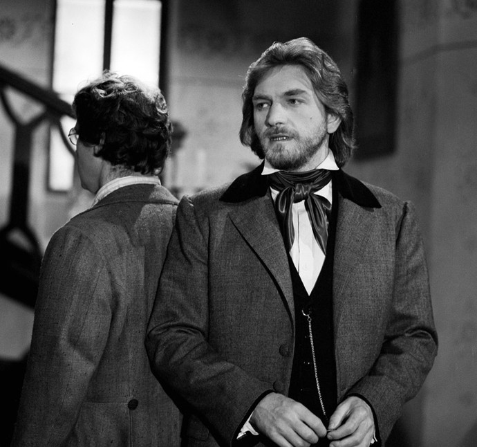 Méně už je známo, že se jedná také o výrazného a originálního folkového a countryového zpěváka i písničkáře.