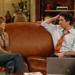 Džíny navrhli Jacob Davis a Levi Strauss. Známí pod značkou Levi´s. Kalhoty se staly populárními v 50. až 60 letech 20. století. A to už jejich návrháři byli po smrti. 