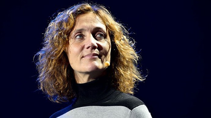 Ester Janečková musela omezit cestování MHD, protože se jí mnoho lidí ptalo na jednotlivé příběhy, či jí vypravovali své vlastní.