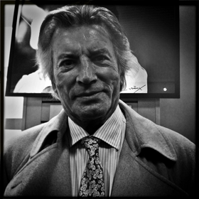 Pocházel ze staré francouzské šlechtické rodiny. Znám je především jako filmový představitel Vinnetoua ze série západoněmeckých dobrodružných filmů.