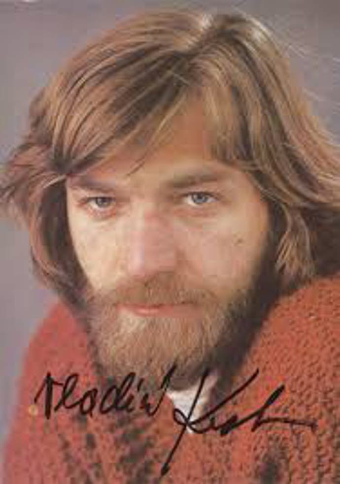 Z prvního manželství se Simonou Součkovou má dceru Marii. Se současnou ženou Jitkou má dcery Dominiku a Sofii.