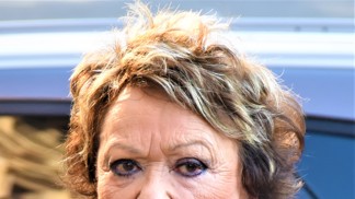 Herečka Jiřina Bohdalová se stahuje z prken, která znamenají svět. Nazkoušela svou poslední divadelní hru