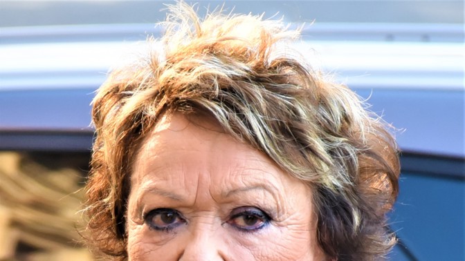 Herečka Jiřina Bohdalová se stahuje z prken, která znamenají svět. Nazkoušela svou poslední divadelní hru