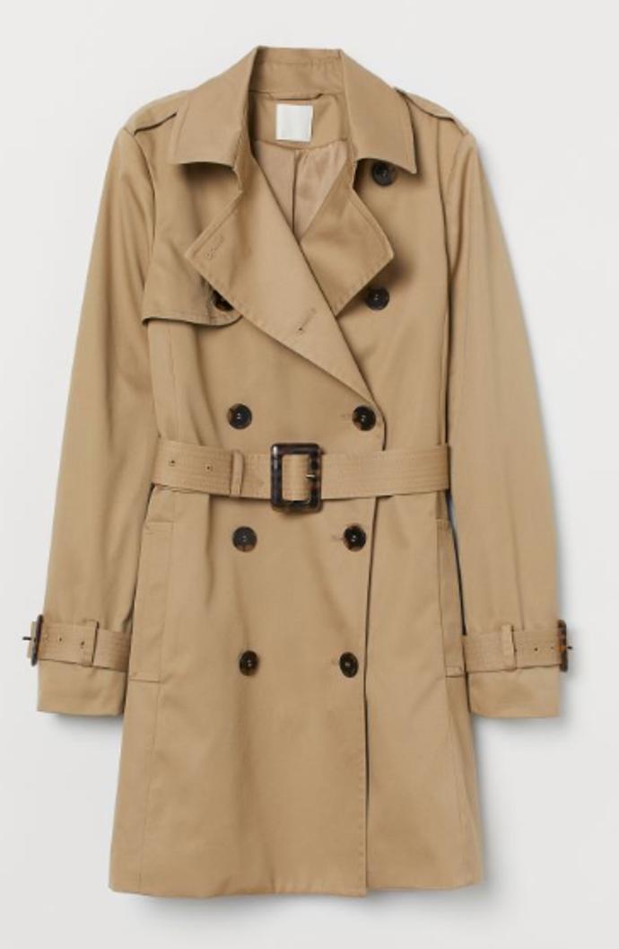 K udržitelné módě se začínají hlásit také velké módní řetězce. Tento kabátek je vyrobený z polyesteru, který je recyklovaný.