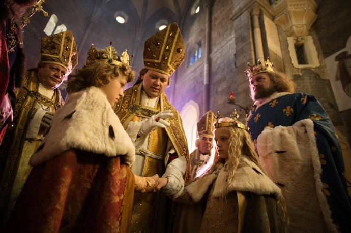 Václav (Karel) a Blanka byli oddáni v květnu 1323 v Paříži, když jim bylo pouhých 7 let.