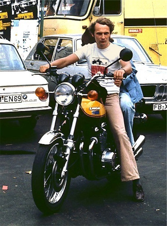 Zbankrotovala v roce 2017, když už nespadala pod Nikiho Laudu, ale pod zkrachovalou společnost Air Berlin. Lauda se proto rozhodl koupit aerolinky zpět.