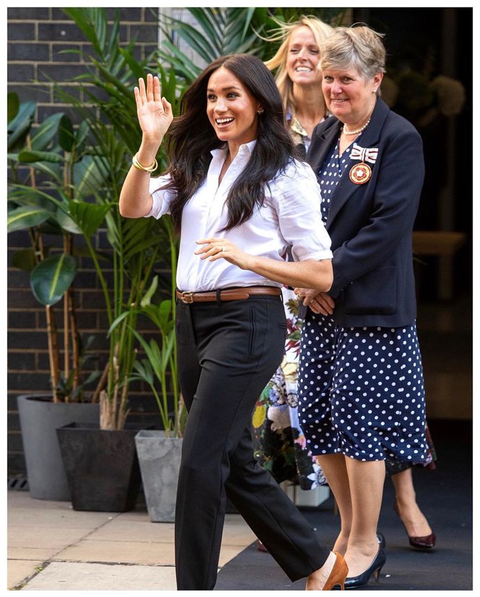 Meghan se umí obléknout i v konfekci, třeba od Marks and Spencer.