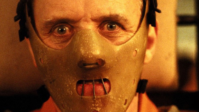 Anthony Hopkins proslul především jako Hannibal Lecter ve filmu Mlčení jehňátek. Narodil se 31. 12. 1937 v Jižním Walesu. 