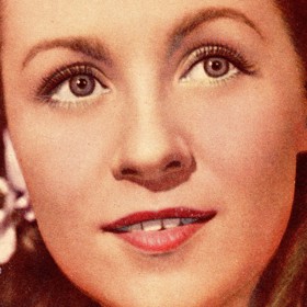 Nataša Gollová (*27. února 1912) byla hvězdou prvorepublikového filmového nebe a ženou mnoha talentů. Diváci si ji pamatují jako potřeštěnou Evu z komedie Eva tropí hlouposti.