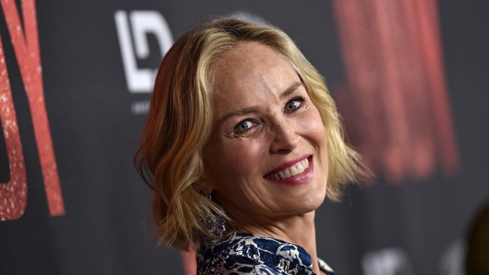 Sharon Stone (*10. března 1958) je americká herečka, která vešla ve známost díky roli spisovatelky Cathrine Tremmelové v erotickém thrilleru Základní instinkt. V 90. letech byla jednou z nejlépe placených hereček Hollywoodu.