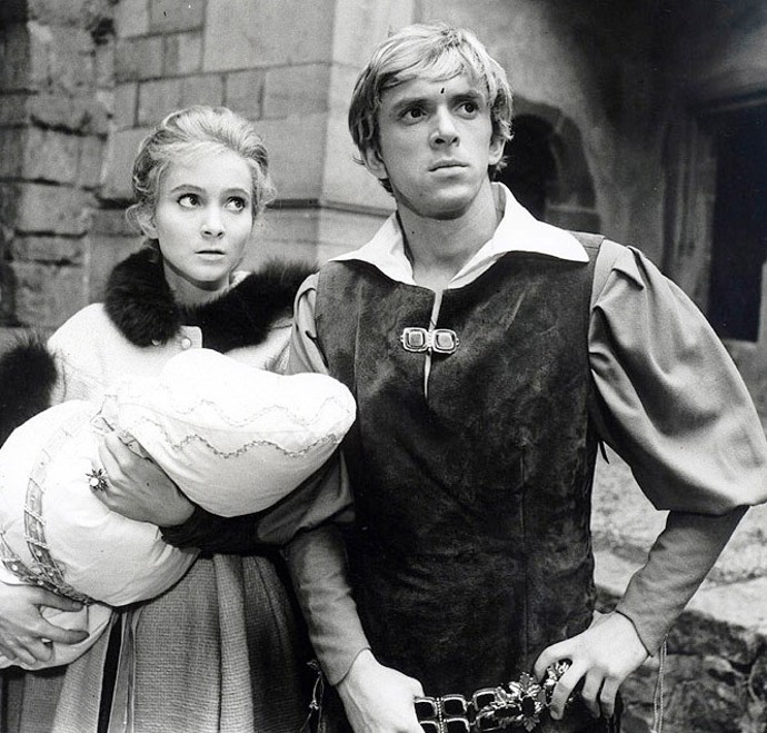 V Čechách byla, na rozdíl od nové manželky Jana Lucemburského Beatrix Bourbonské, velmi oblíbená. Ve filmu Slasti otce vlasti Blanku ztvárnila Daniela Kolářová.