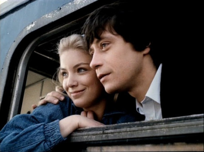 Komedie Jak svět přichází o básníky se natáčela vždy v reálu. V ateliéru nebyl vytvořen ani jeden záběr.