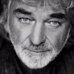 Během svého profesního života jako herec postupně působil v několika divadlech: královéhradeckém Divadle Vítězného února, ústeckém Činoherním studiu, zájezdovém divadle Dílna 24, pražské Ypsilonce a nakonec v Činoherním klubu. Hostoval i v Národním divadle.