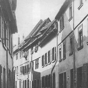 Nechvalně ho proslavila německá sériová vražedkyně Christa Lehmannová, která pocházela z město Wormsu (na historickém snímku z té doby).