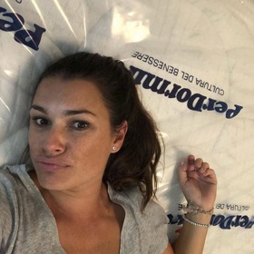 Alena se narodila a téměř celé své dětství prožila na pražských Vinohradech.