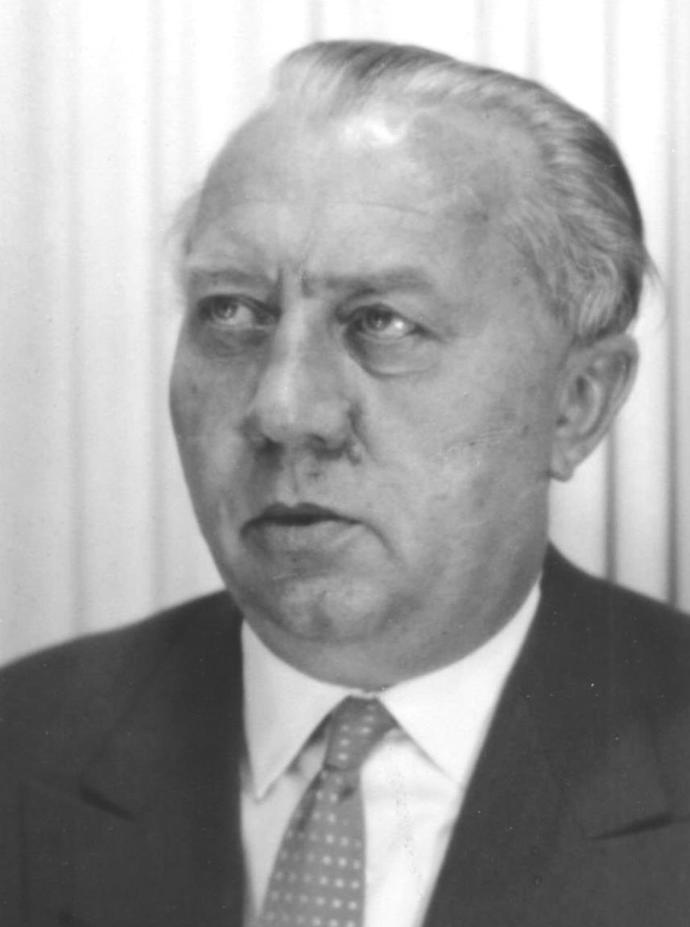 Profesor Kurt Wagner, který pomohl odhalit německou vražedkyni Christu Lehmannovou. Právě on přišel na to, že jed v pralinkách je právě insekticid E 605, mimochodem velmi snadno přístupný všem.